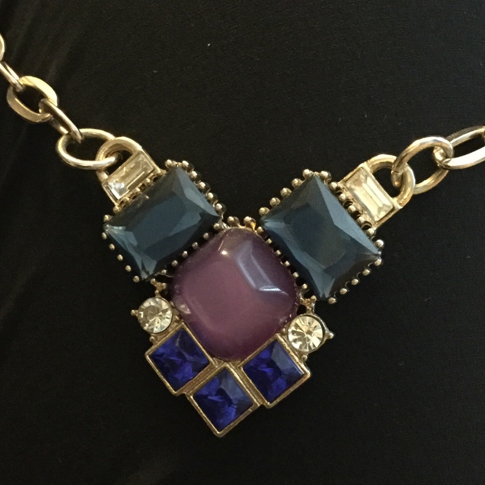 Beautiful Banana Republic necklace
